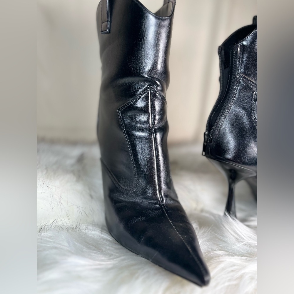 Elegant Western Black Women's Boots - Picture 6 of 9